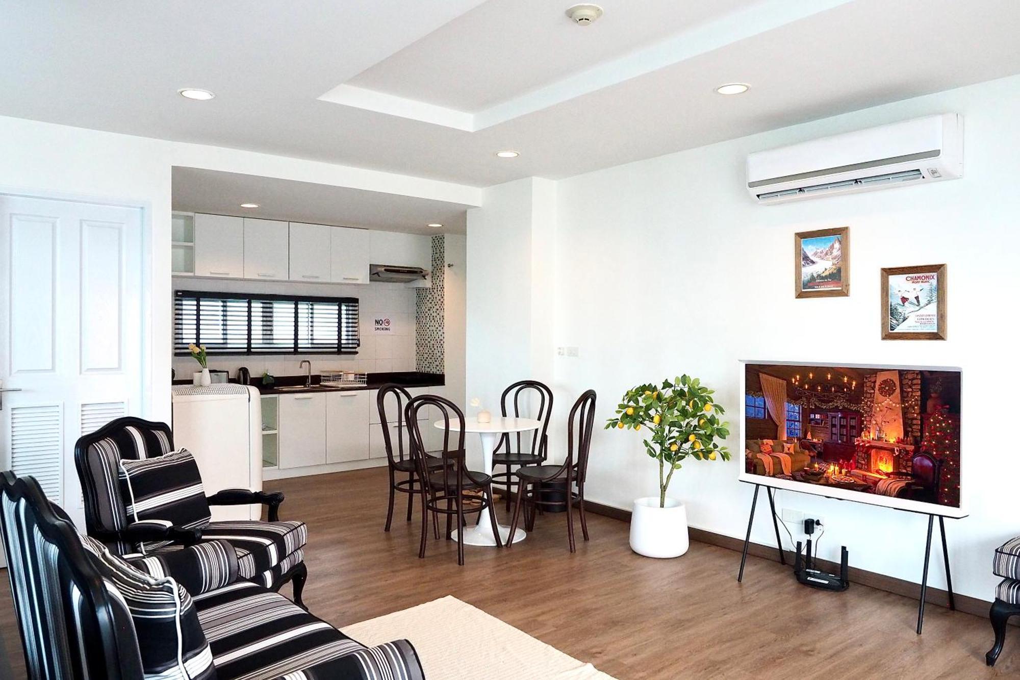 The Beach Bangsaen By Thanthita Next To Wonnapa Beach Free Disney Plus מראה חיצוני תמונה