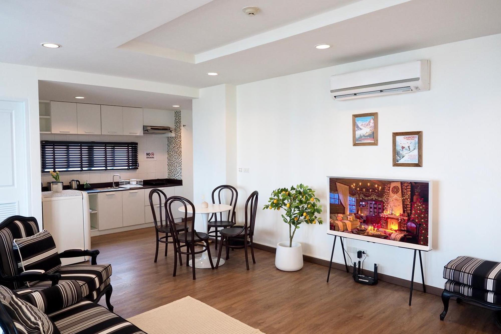 The Beach Bangsaen By Thanthita Next To Wonnapa Beach Free Disney Plus מראה חיצוני תמונה