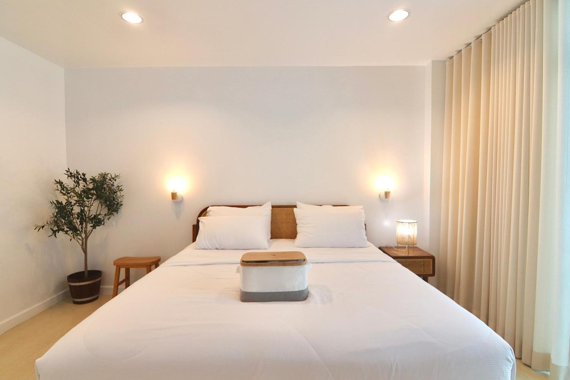 The Beach Bangsaen By Thanthita Next To Wonnapa Beach Free Disney Plus מראה חיצוני תמונה