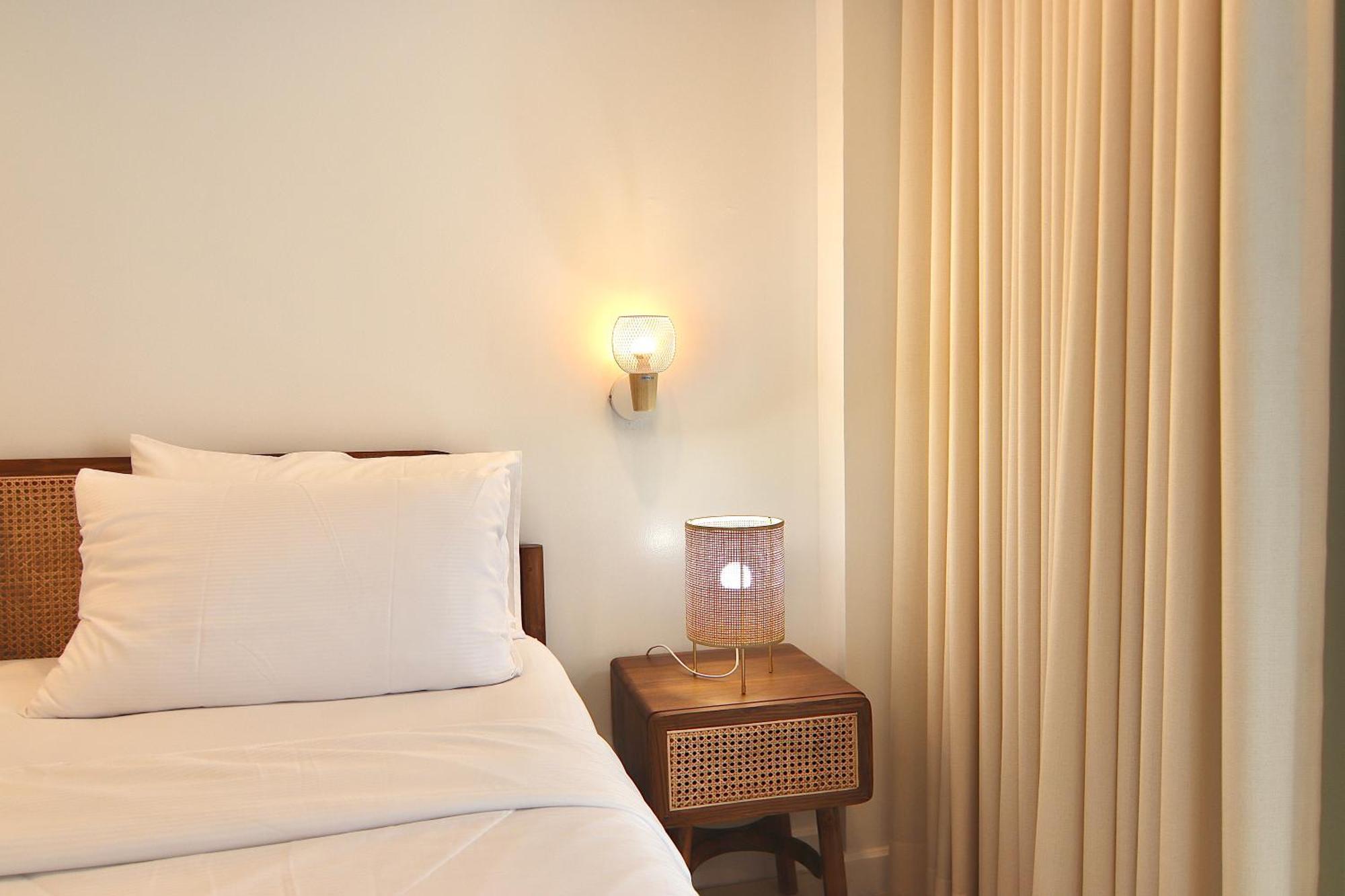 The Beach Bangsaen By Thanthita Next To Wonnapa Beach Free Disney Plus מראה חיצוני תמונה