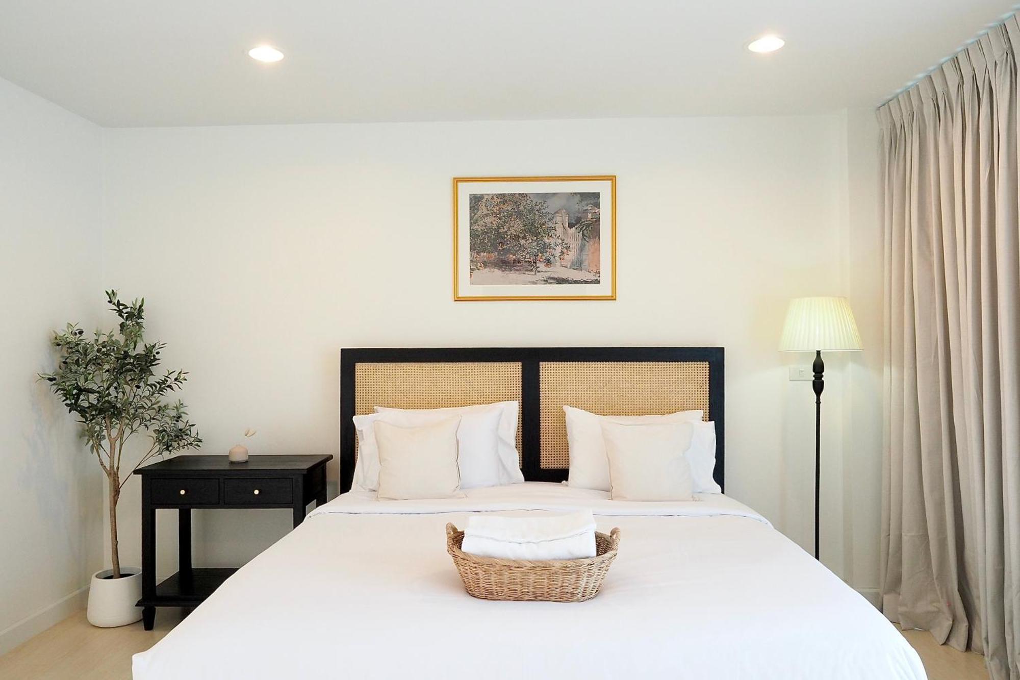 The Beach Bangsaen By Thanthita Next To Wonnapa Beach Free Disney Plus מראה חיצוני תמונה