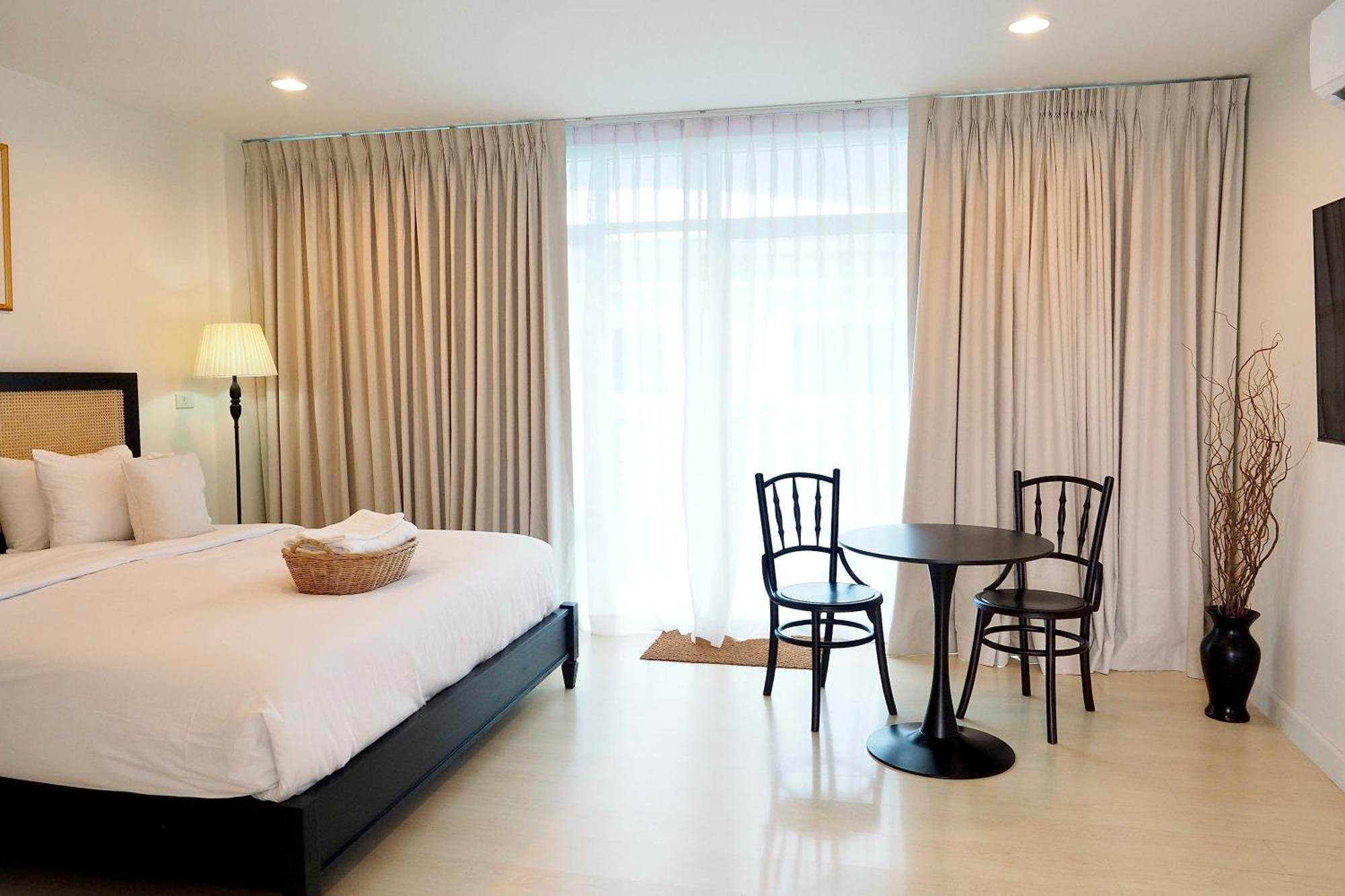 The Beach Bangsaen By Thanthita Next To Wonnapa Beach Free Disney Plus מראה חיצוני תמונה