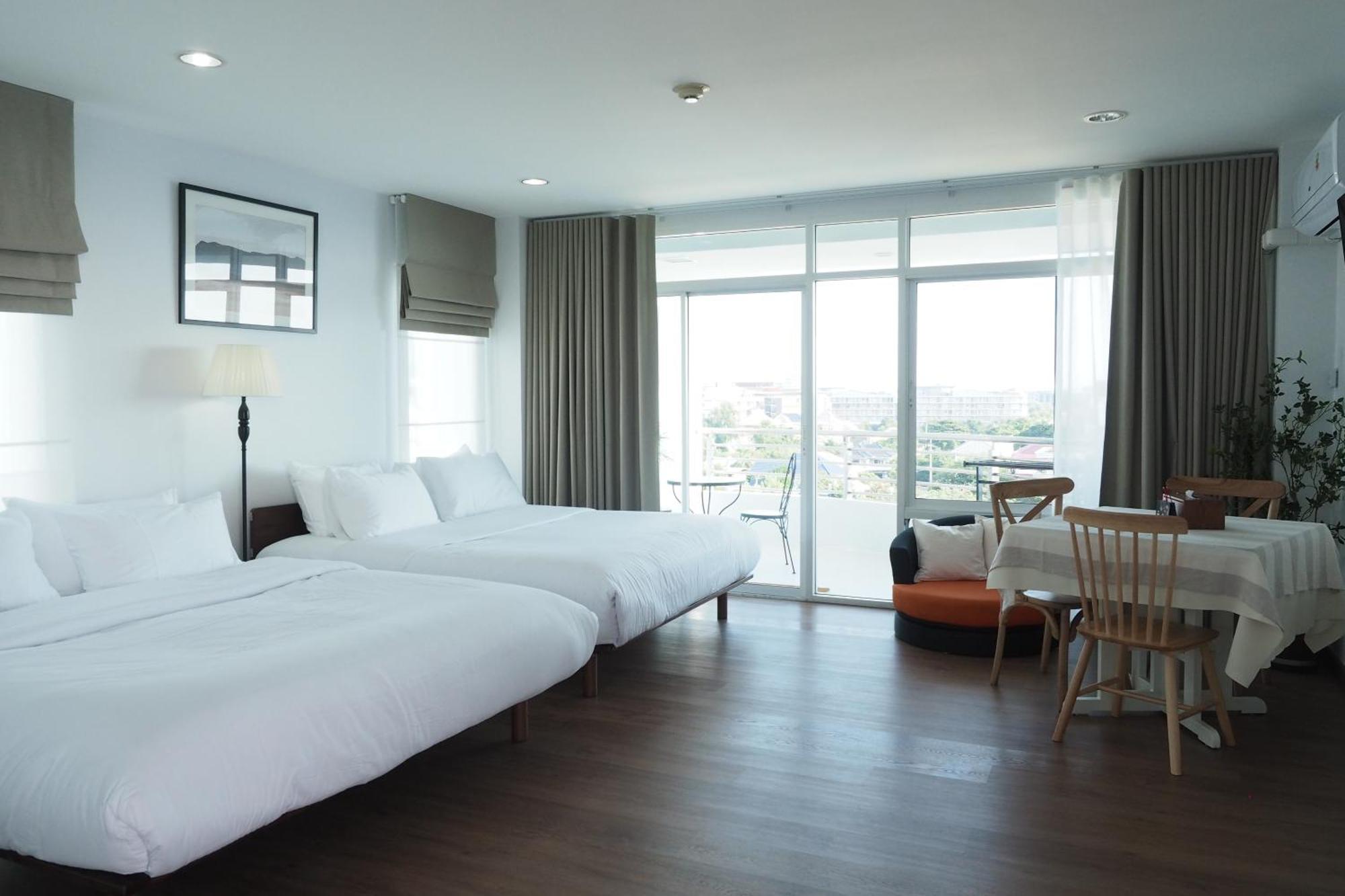 The Beach Bangsaen By Thanthita Next To Wonnapa Beach Free Disney Plus מראה חיצוני תמונה